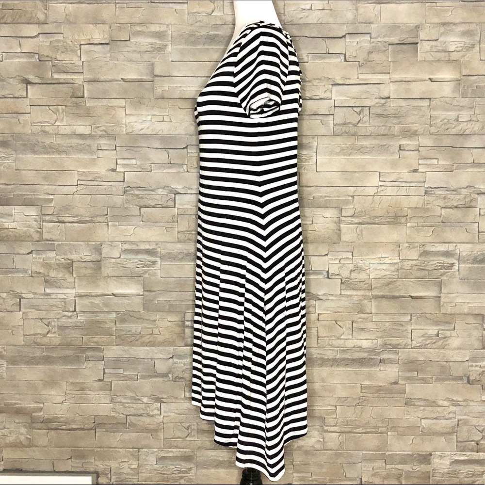 Black and white striped dress - Picture 3 of 5